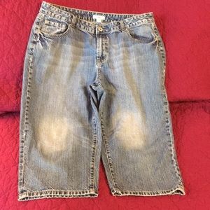 Size 14 Cato denim capris.